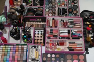 How To Take Care Of Your Valuable Makeup Kits