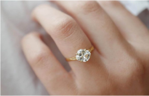 Five Reasons Why to Buy Your Engagement Ring Online